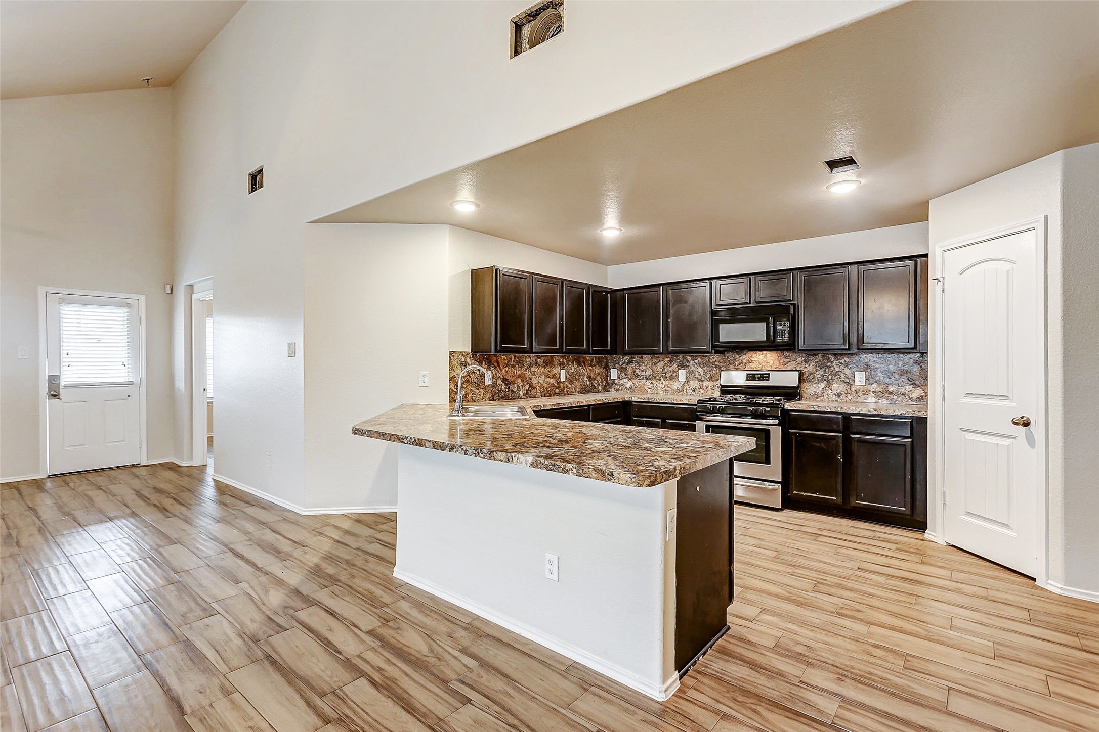 1355 Lariat Rdg Trail Houston, TX 77049 - Photo 11 of 27