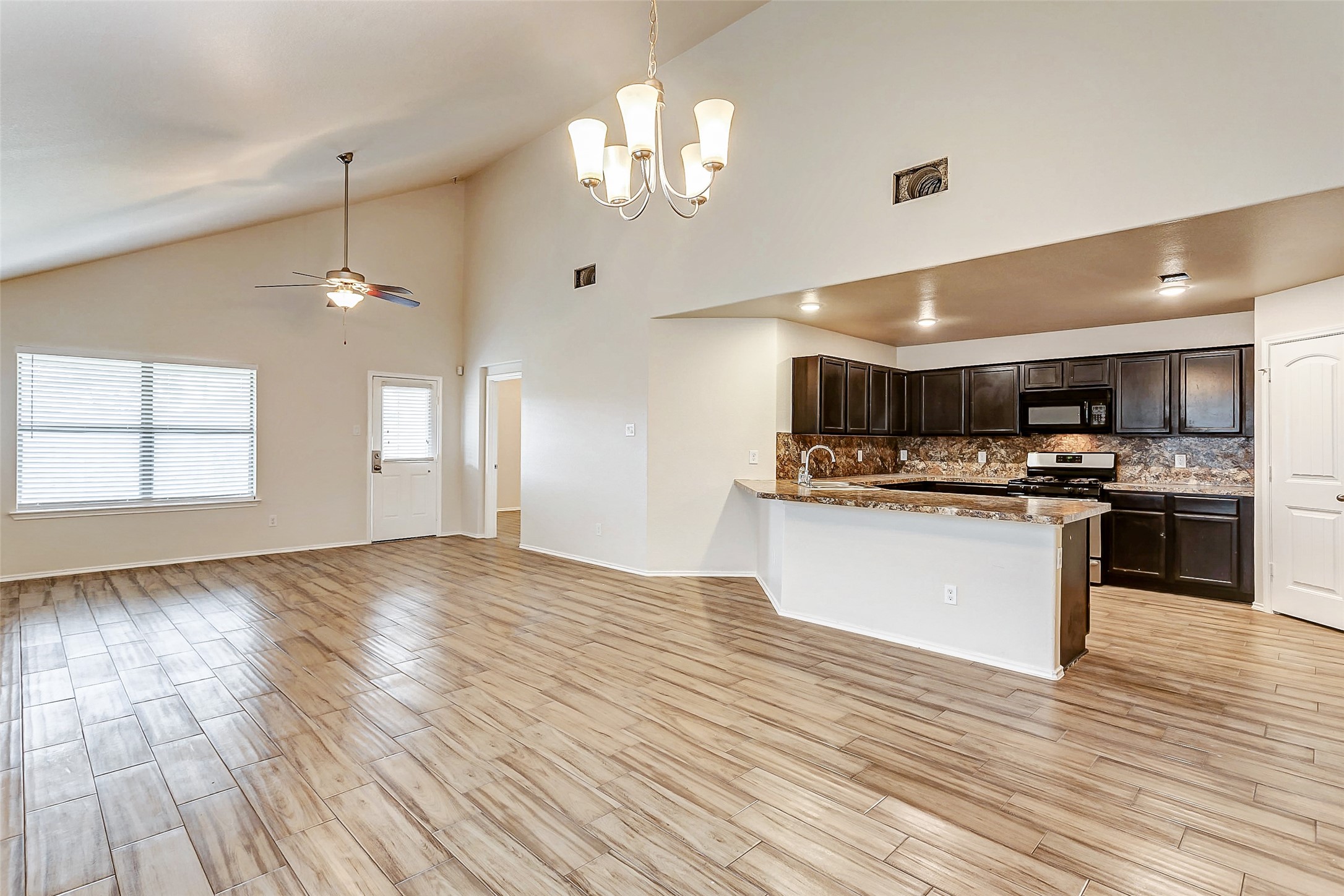 1355 Lariat Rdg Trail Houston, TX 77049 - Photo 15 of 27