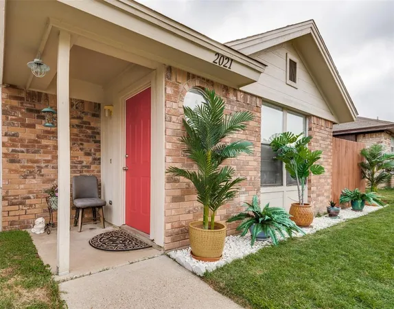 $195,000 | 2021 Minnie Drive, Arlington, TX 76012