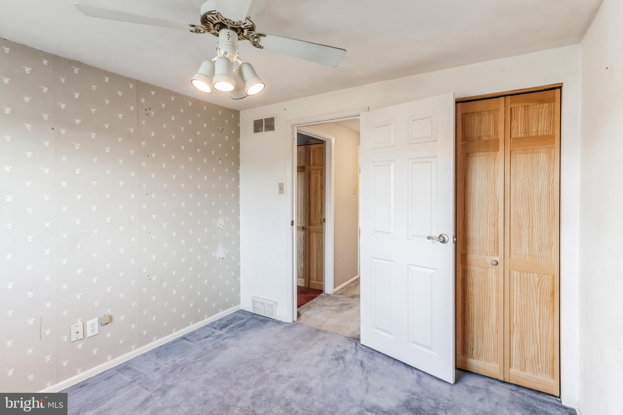 9733 Beacon Road Philadelphia, PA 19115 - Photo 16 of 35