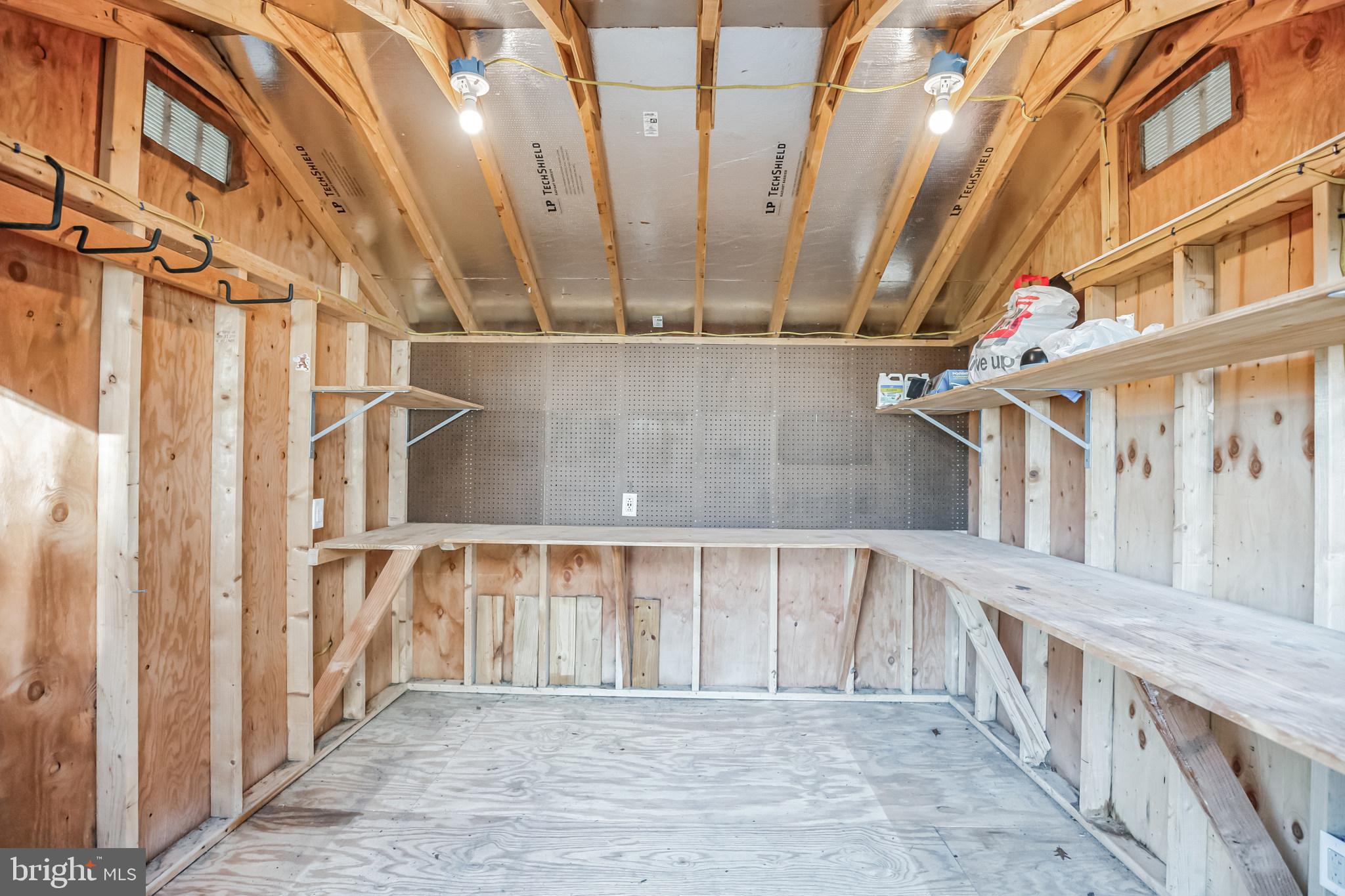 9733 Beacon Road Philadelphia, PA 19115 - Photo 31 of 35