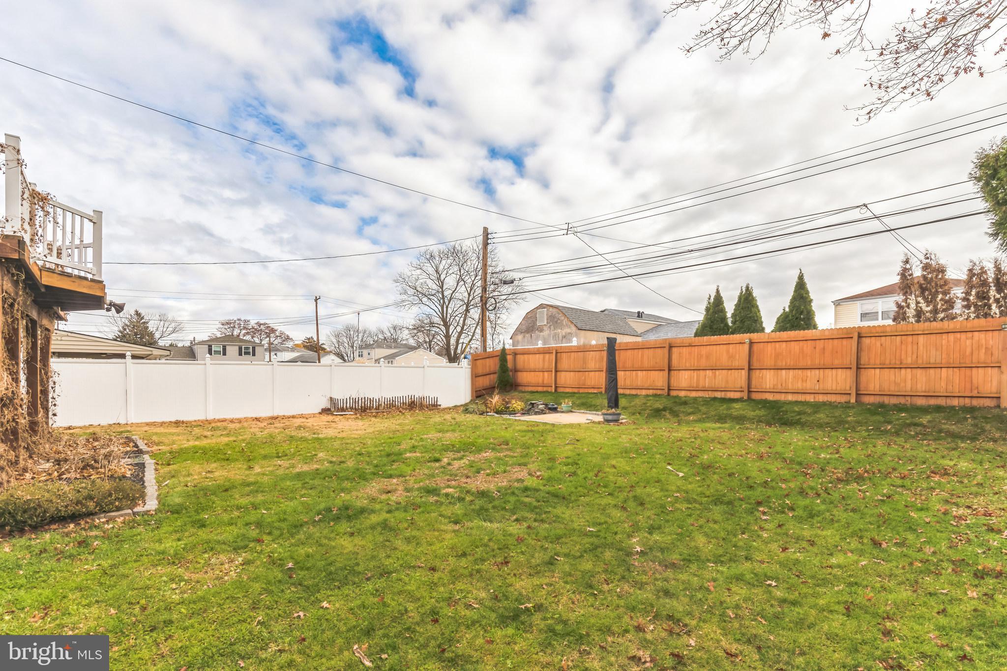 9733 Beacon Road Philadelphia, PA 19115 - Photo 32 of 35