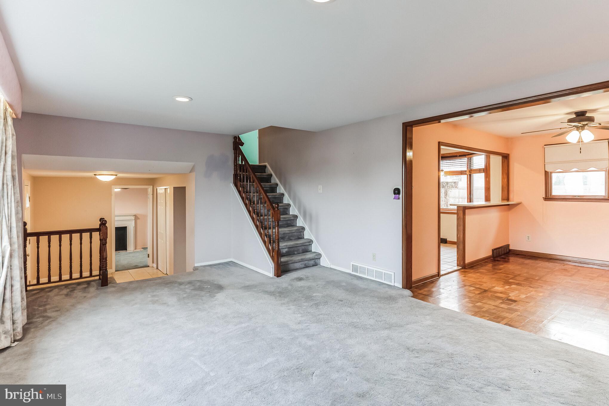 9733 Beacon Road Philadelphia, PA 19115 - Photo 4 of 35