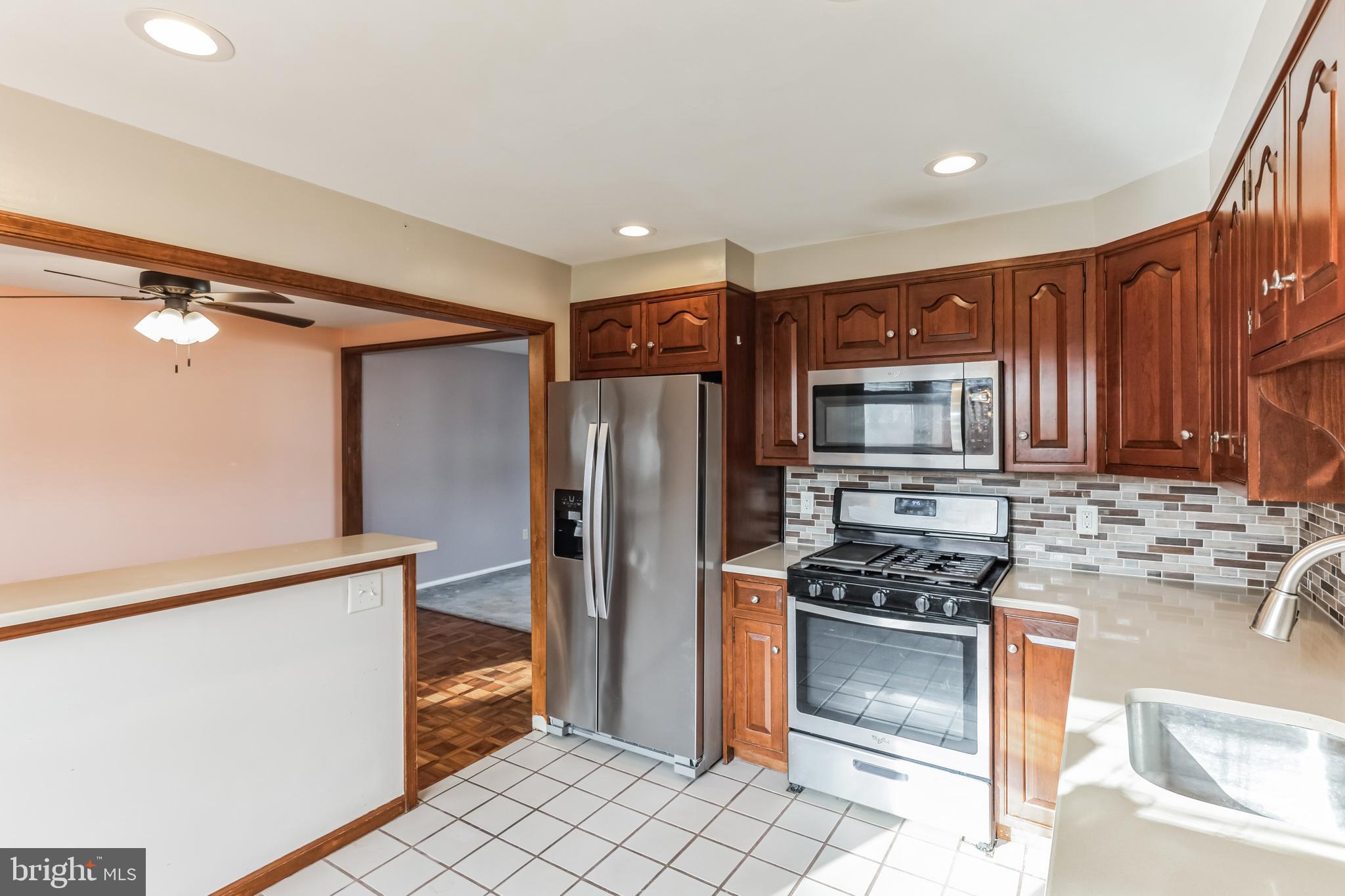 9733 Beacon Road Philadelphia, PA 19115 - Photo 9 of 35