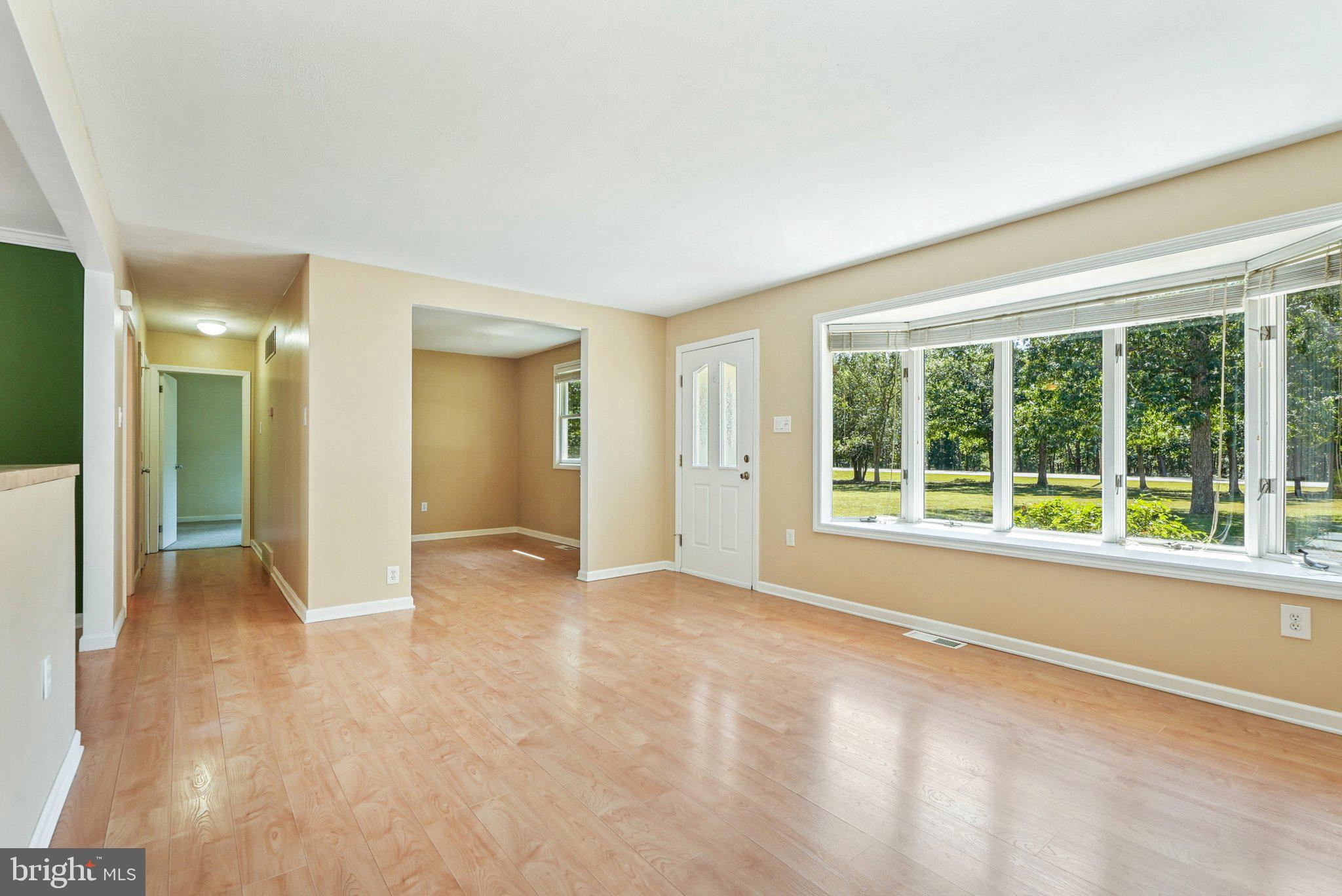 5322 Highway 49 Millville, NJ 08332 - Photo 9 of 46 Living Room with Large Bay Window