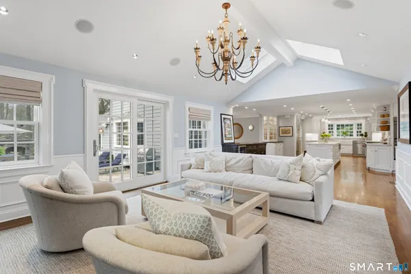 $3,195,000 | 19 Blueberry Lane, Darien, CT 06820