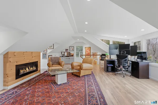 $3,195,000 | 19 Blueberry Lane, Darien, CT 06820