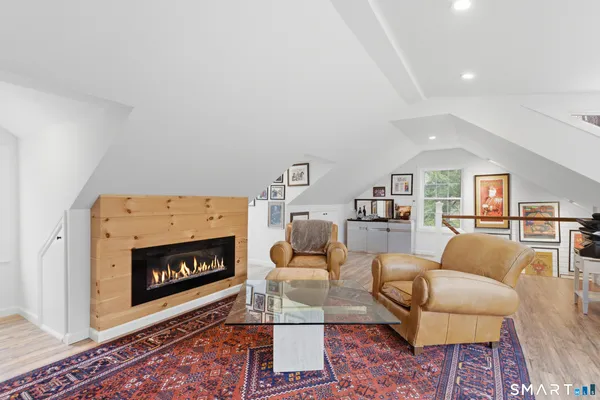 $3,195,000 | 19 Blueberry Lane, Darien, CT 06820