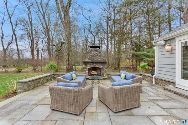 $3,195,000 | 19 Blueberry Lane, Darien, CT 06820