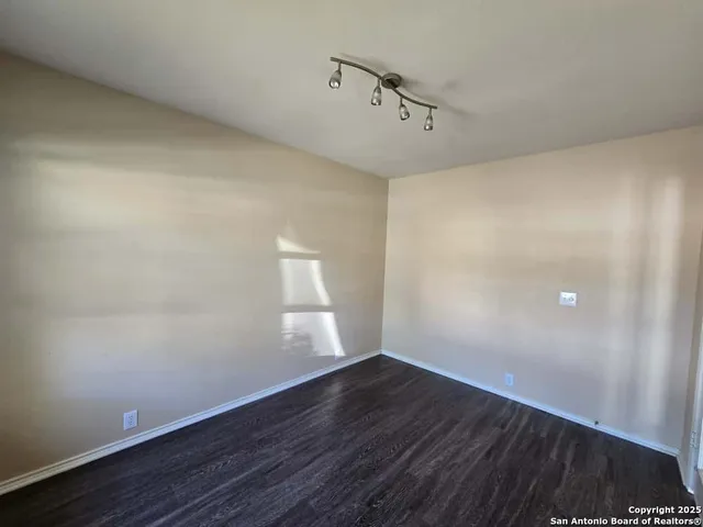 $2,000 | 4022 Canyon Parkway, San Antonio, TX 78259