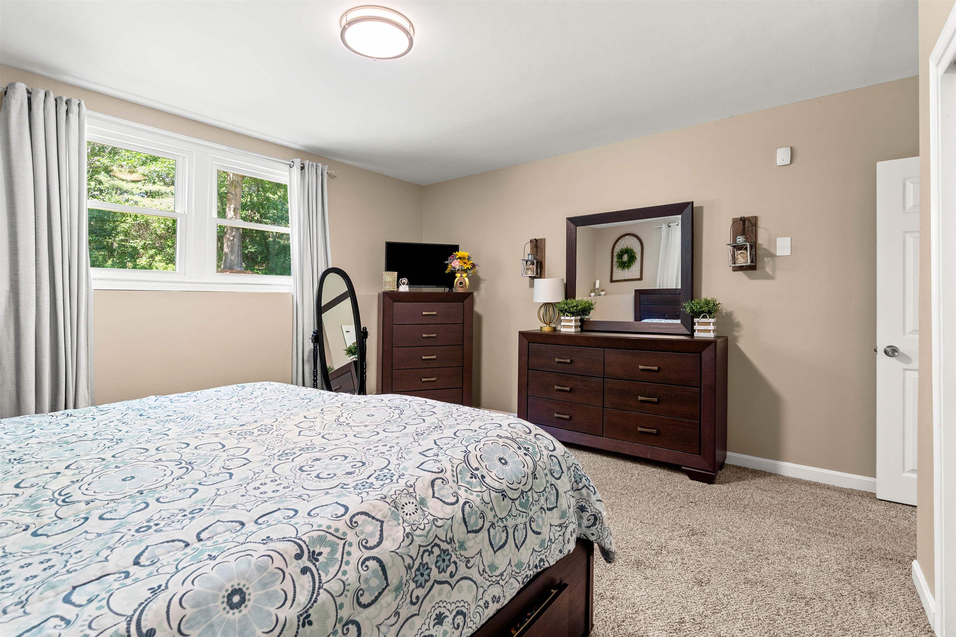 34 Tallant Road Pelham, NH 03076 - Photo 29 of 57