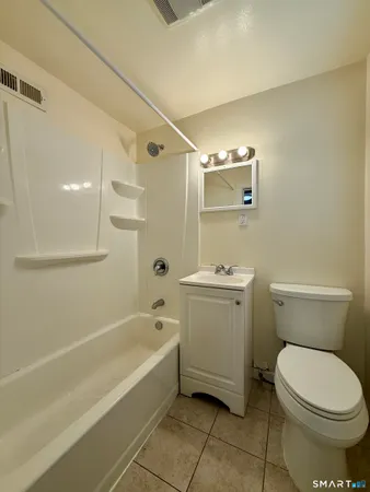 $1,950 | 53 Mc Clean Avenue, Stamford, CT 06905