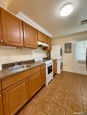 $1,950 | 53 Mc Clean Avenue, Stamford, CT 06905