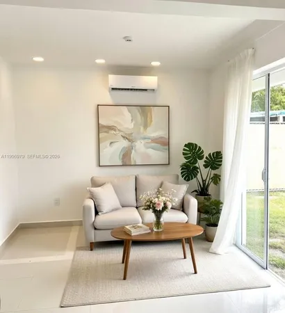 $1,900 | Royal Poinciana, Hollywood, FL 33020