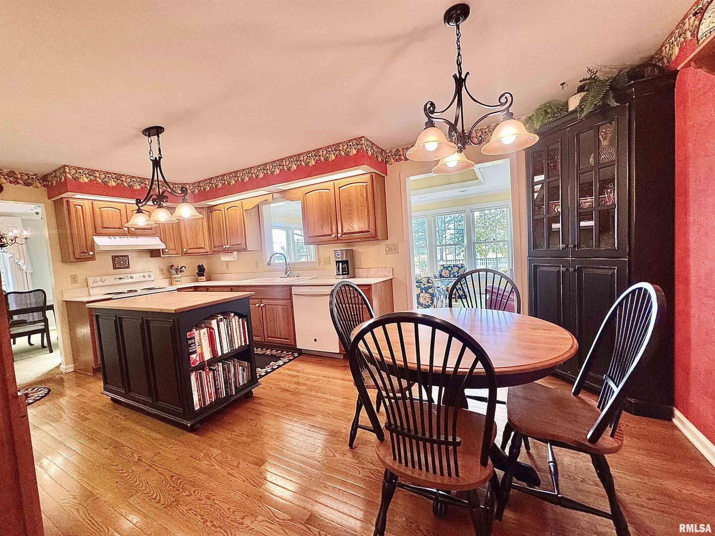 9879 Steel City Road Benton, IL 62812 - Photo 22 of 60 a dining room with furniture and window