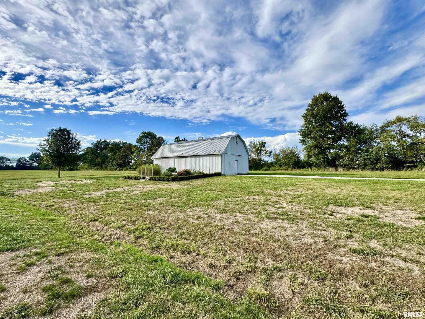 9879 Steel City Road Benton, IL 62812 - Photo 10 of 60