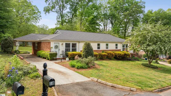 $220,000 | 18 12 Oaks Terrace, Greenville, SC 29615