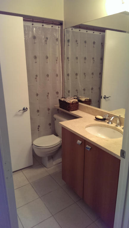 1385 Crystal Way, Unit P Delray Beach, FL 33444 - Photo 7 of 10 7