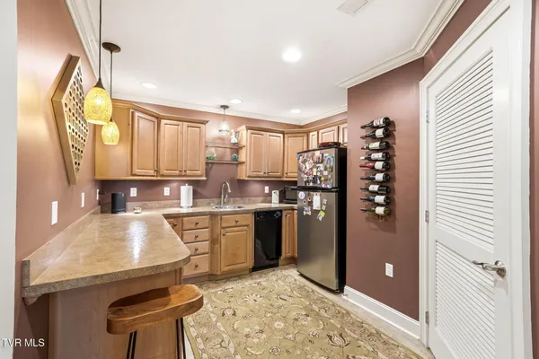 $1,175,000 | 113 Creek Side Court, Bristol, TN 37620