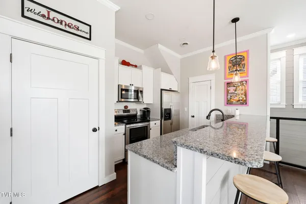 $1,175,000 | 113 Creek Side Court, Bristol, TN 37620