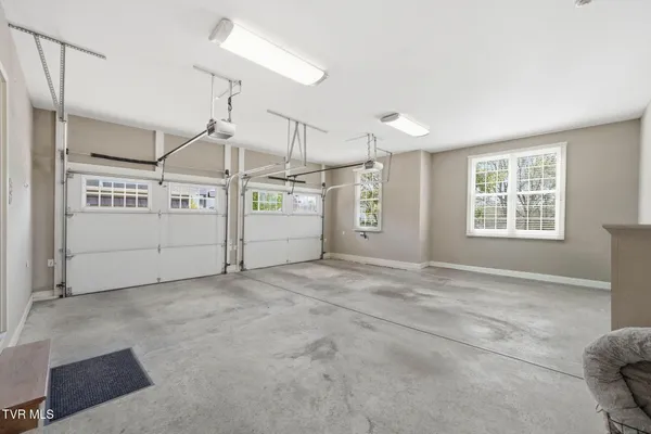 $1,175,000 | 113 Creek Side Court, Bristol, TN 37620