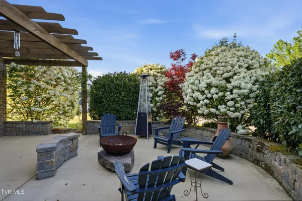 $1,175,000 | 113 Creek Side Court, Bristol, TN 37620