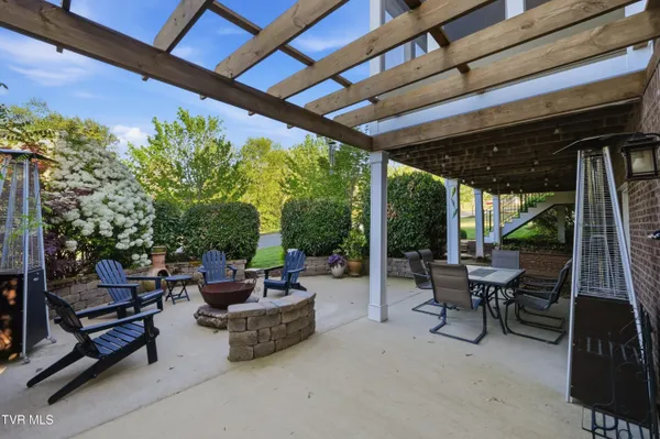 $1,175,000 | 113 Creek Side Court, Bristol, TN 37620