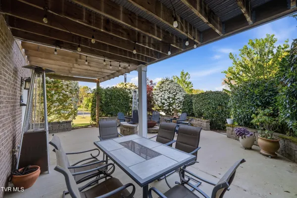 $1,175,000 | 113 Creek Side Court, Bristol, TN 37620
