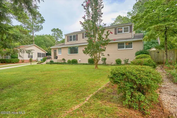 $515,000 | 825 North Saylor Street, Southern Pines, NC 28387