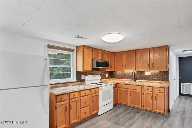 $521,000 | 825 North Saylor Street, Southern Pines, NC 28387