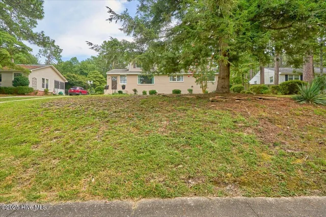 $521,000 | 825 North Saylor Street, Southern Pines, NC 28387