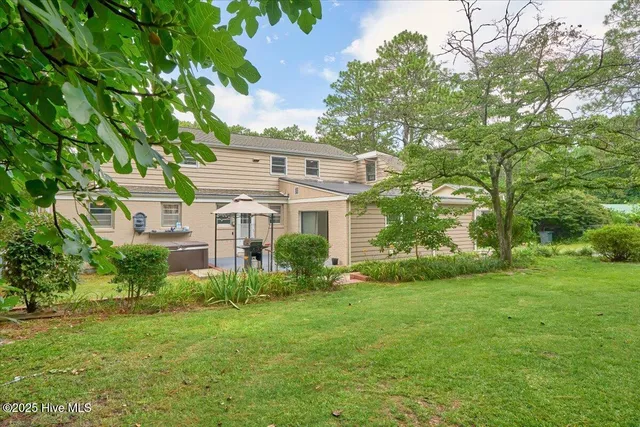 $521,000 | 825 North Saylor Street, Southern Pines, NC 28387