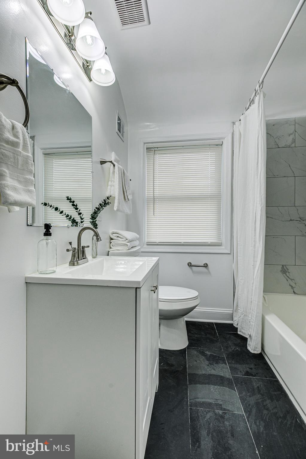 4510 Rokeby Road Baltimore, MD 21229 - Photo 25 of 35