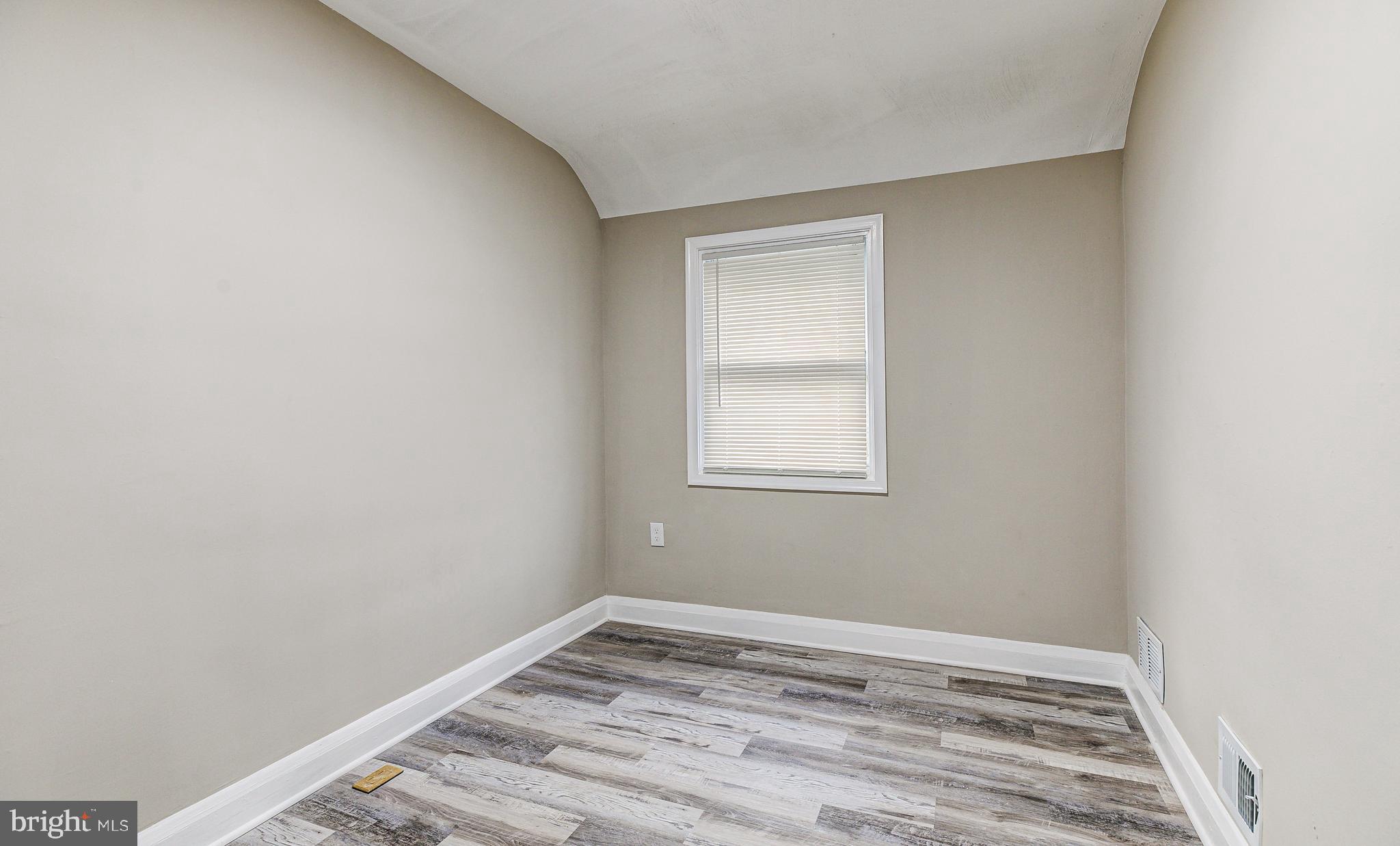 4510 Rokeby Road Baltimore, MD 21229 - Photo 29 of 35