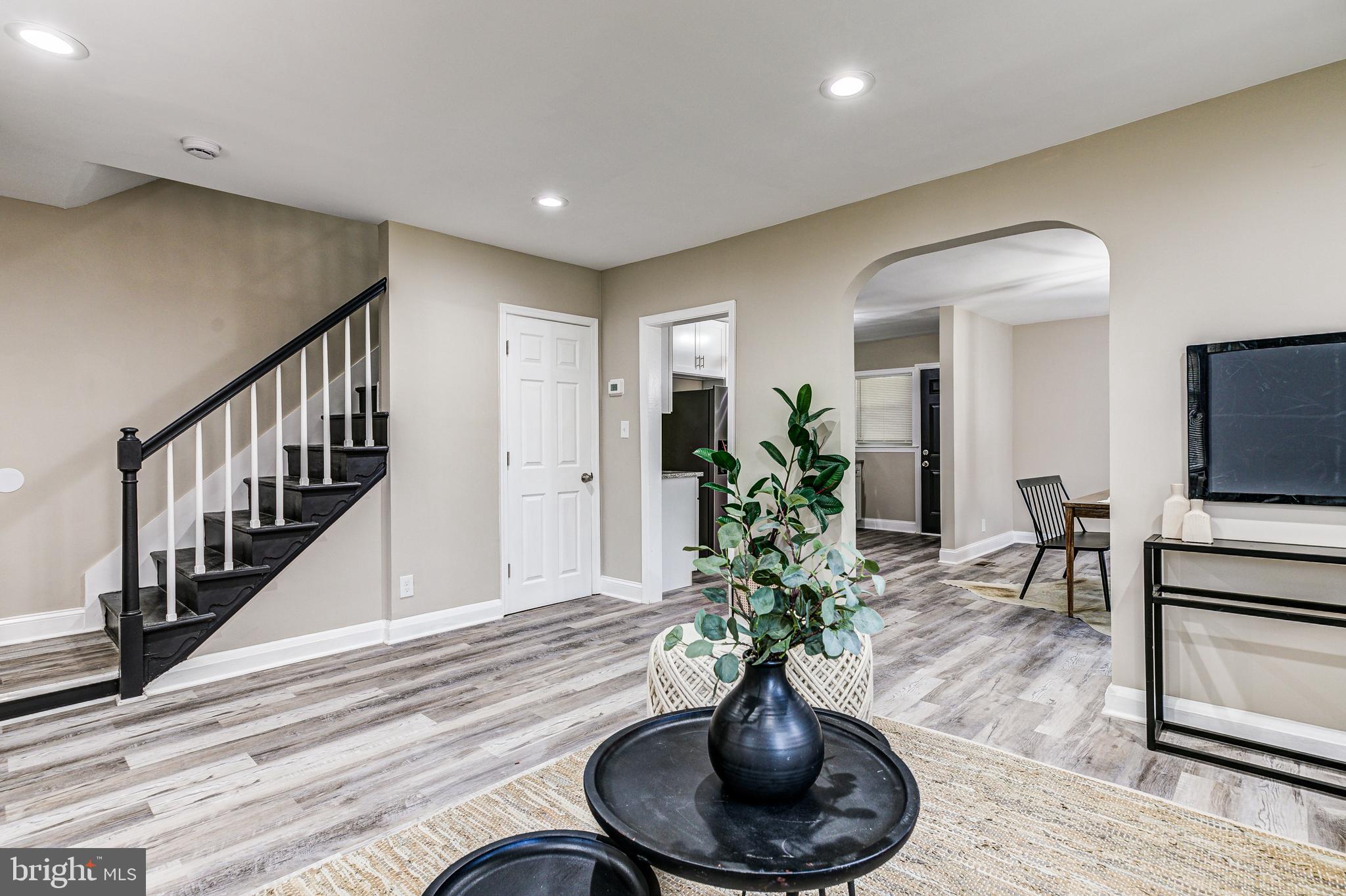 4510 Rokeby Road Baltimore, MD 21229 - Photo 10 of 35