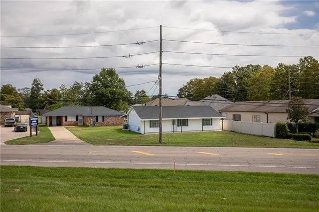 $1,800 | 14068 River Road, Destrehan, LA 70047