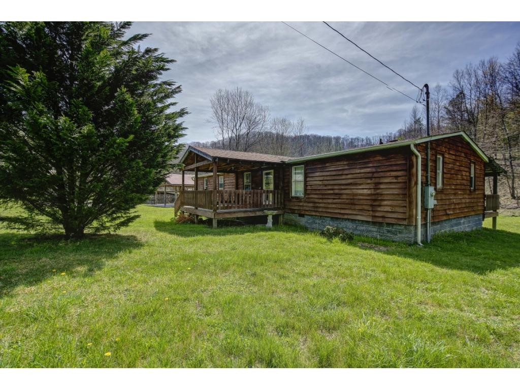 727 Fairview Road Hampton, TN 37658 - Photo 2 of 25 Photo 2