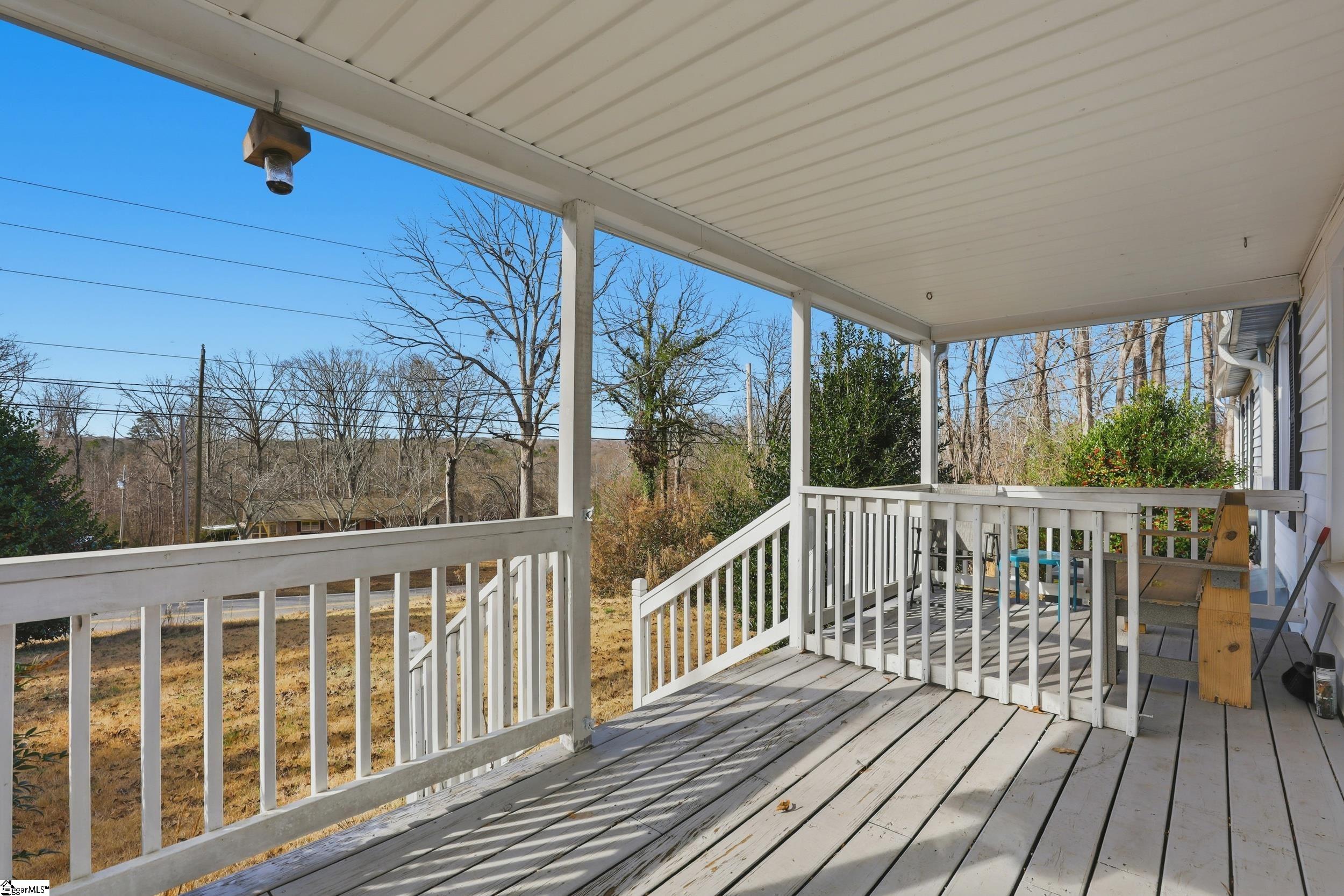 609 Roe Road Greenville, SC 29611 - Photo 5 of 35