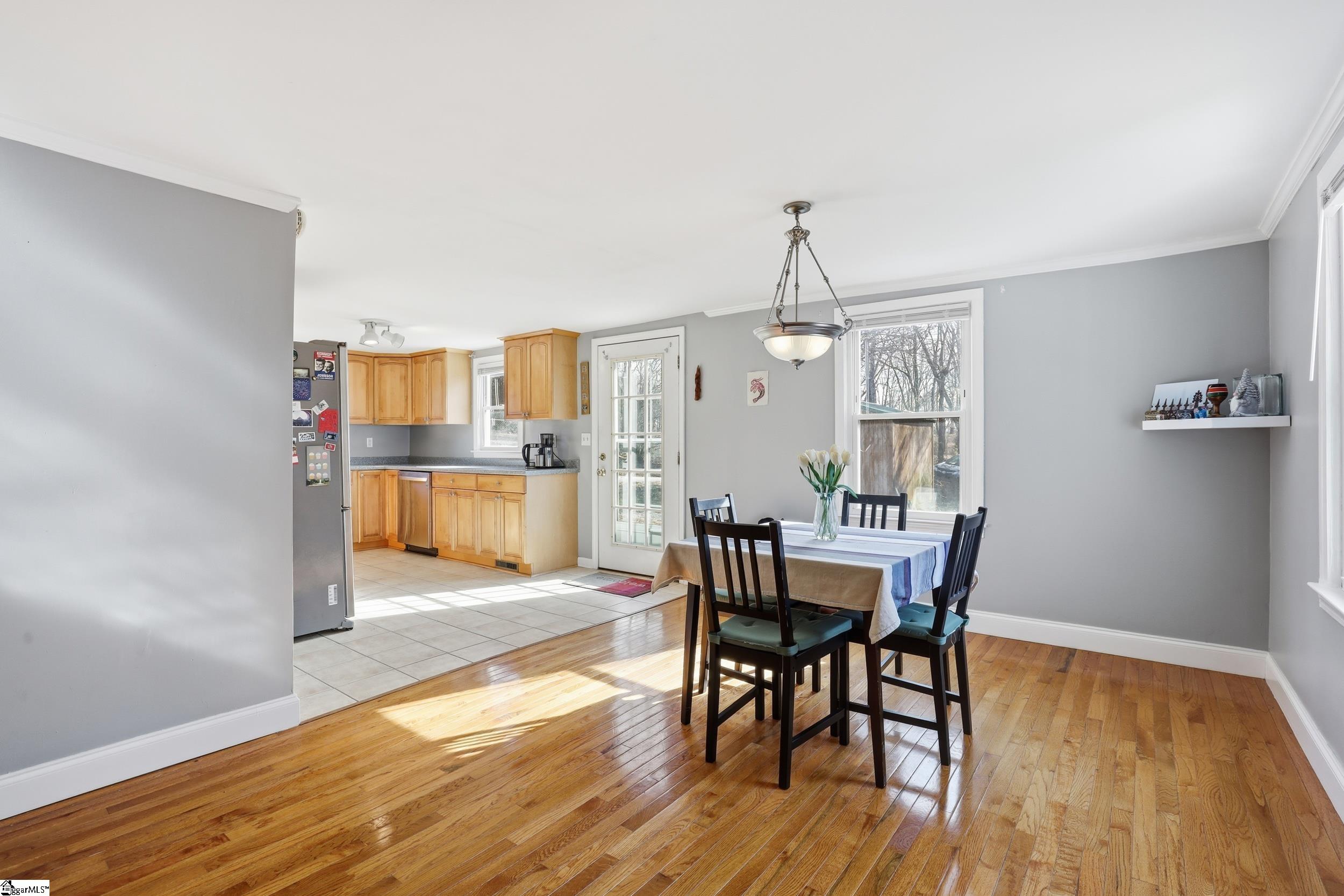 609 Roe Road Greenville, SC 29611 - Photo 10 of 35