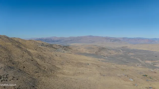 a view of a dry field