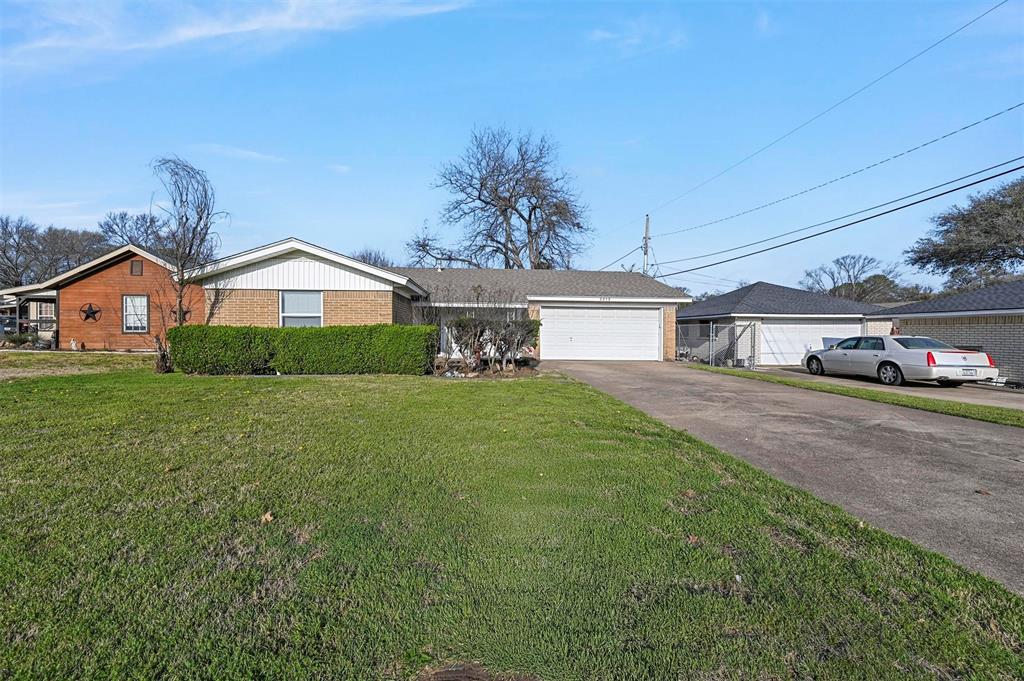 2018 South Center Street Arlington, TX 76010 - Photo 2 of 17