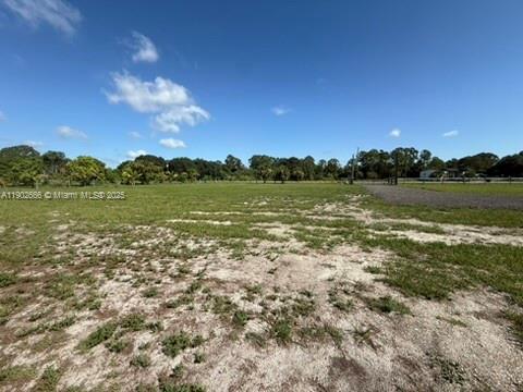 1250 Homestead Avenue Clewiston, FL 33440 - Photo 27 of 32 a view of an ocean and a mountain