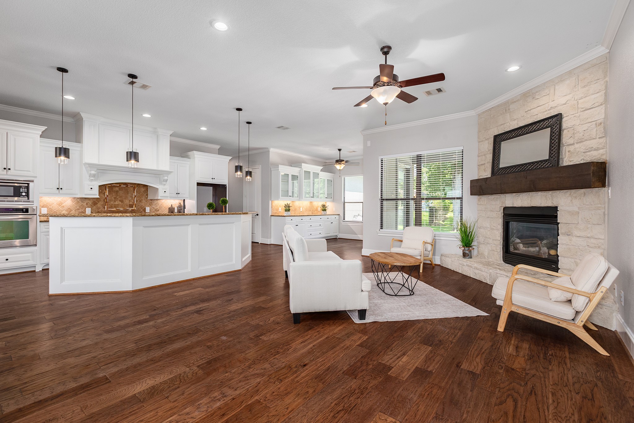 5507 Bright Timber Landing Drive Spring, TX 77386 - Photo 11 of 45 Great entertaining space with seamless hardwood floors