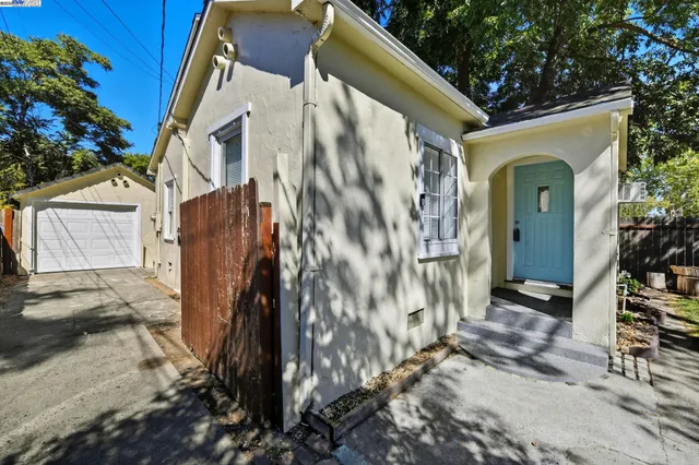 $339,900 | 1113 Rivera Drive, Sacramento, CA 95838