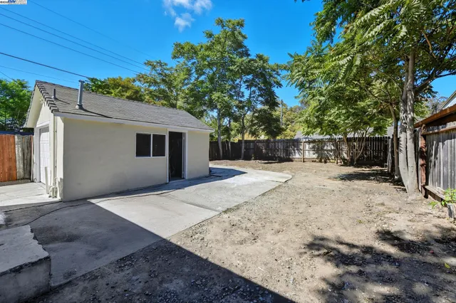 $339,900 | 1113 Rivera Drive, Sacramento, CA 95838