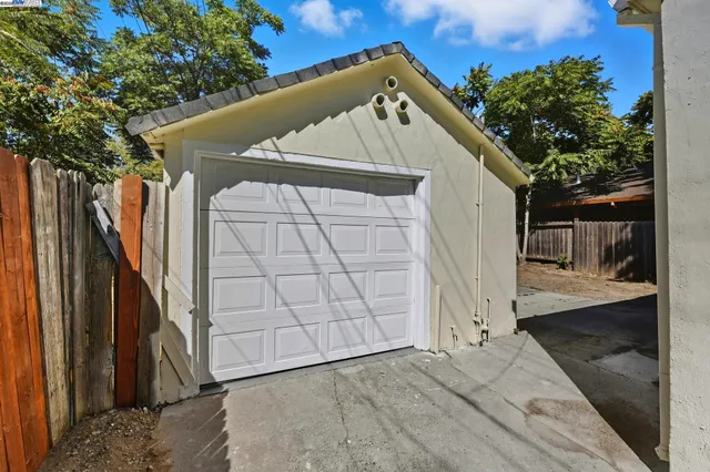 $339,900 | 1113 Rivera Drive, Sacramento, CA 95838