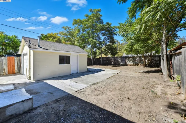 $339,900 | 1113 Rivera Drive, Sacramento, CA 95838