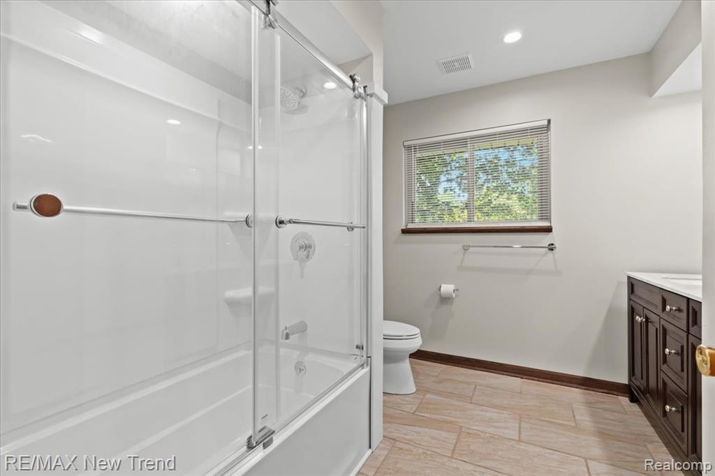 33266 Raphael Road Farmington Hills, MI 48336 - Photo 18 of 36