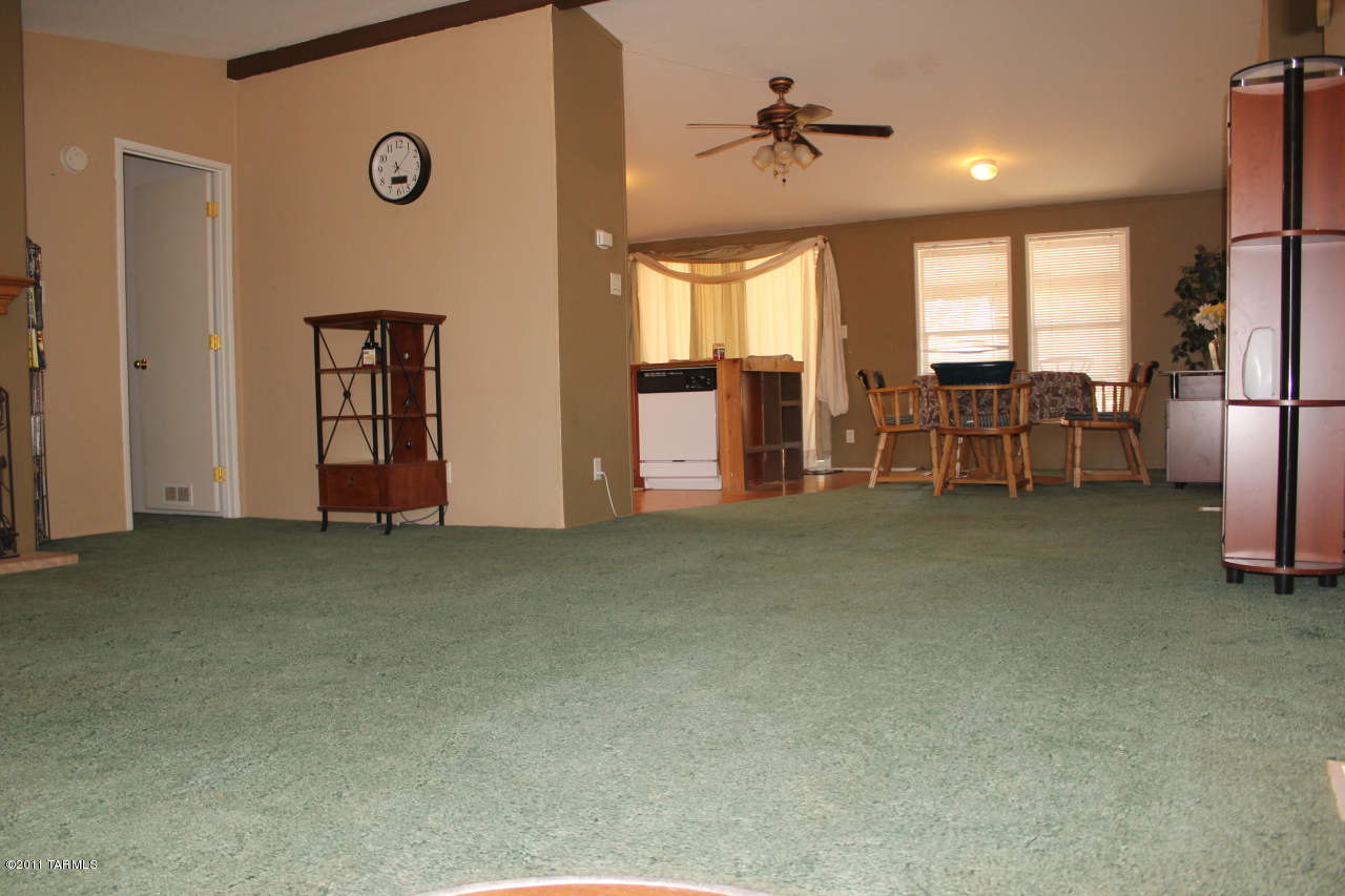 7060 North Gemstone Road Tucson, AZ 85743 - Photo 5 of 20