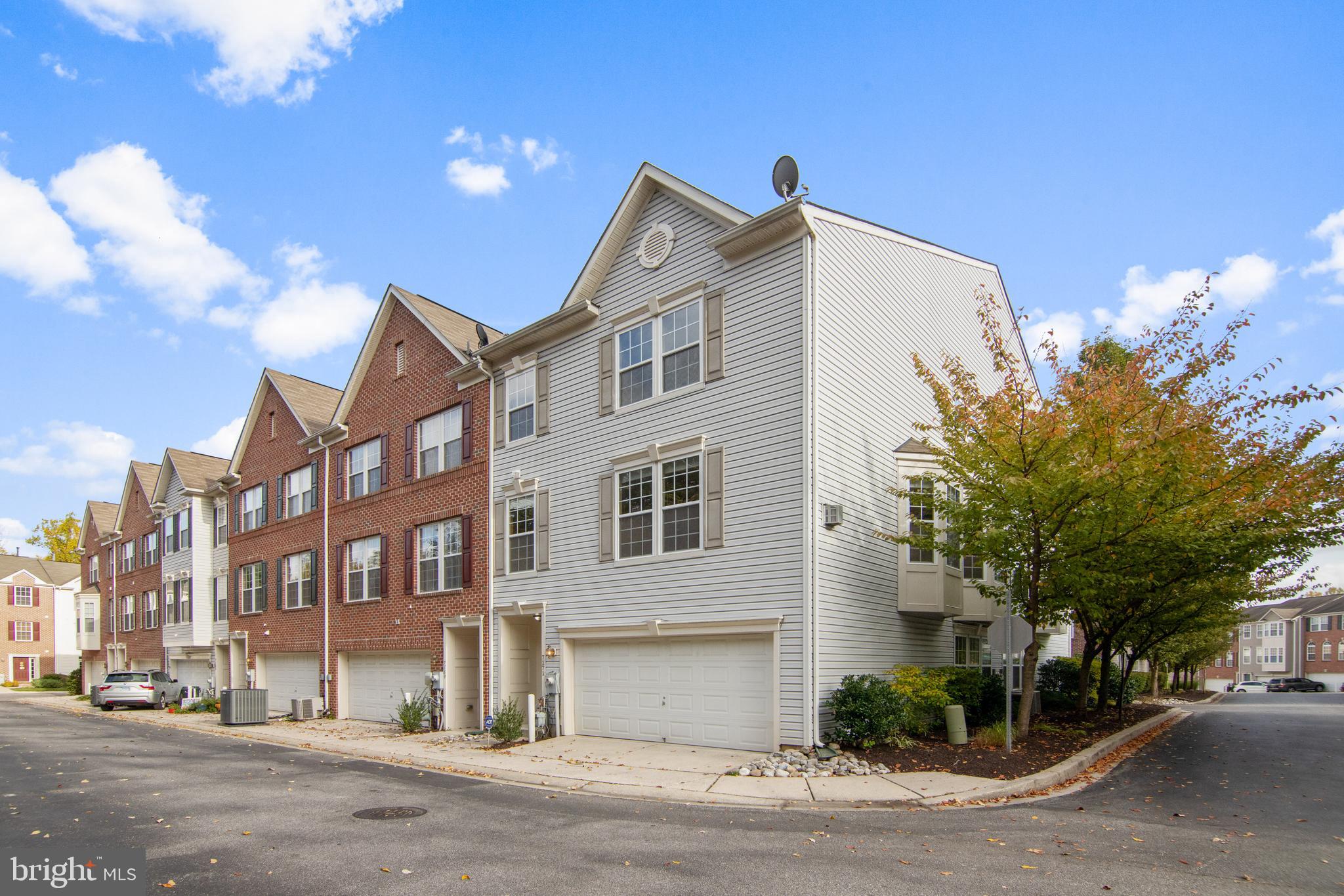 7171 WATER OAK -  SIDE EXTERIOR
